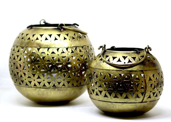 Handcrafted Brass Bowls with Floral Pattern – Decorative Showpiece