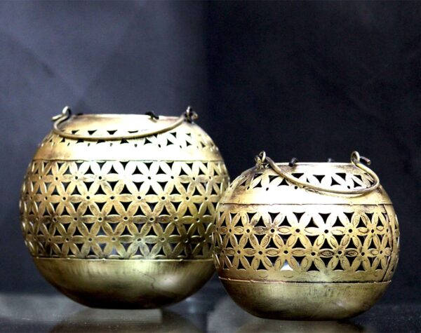 Handcrafted Brass Bowls with Floral Pattern – Decorative Showpiece
